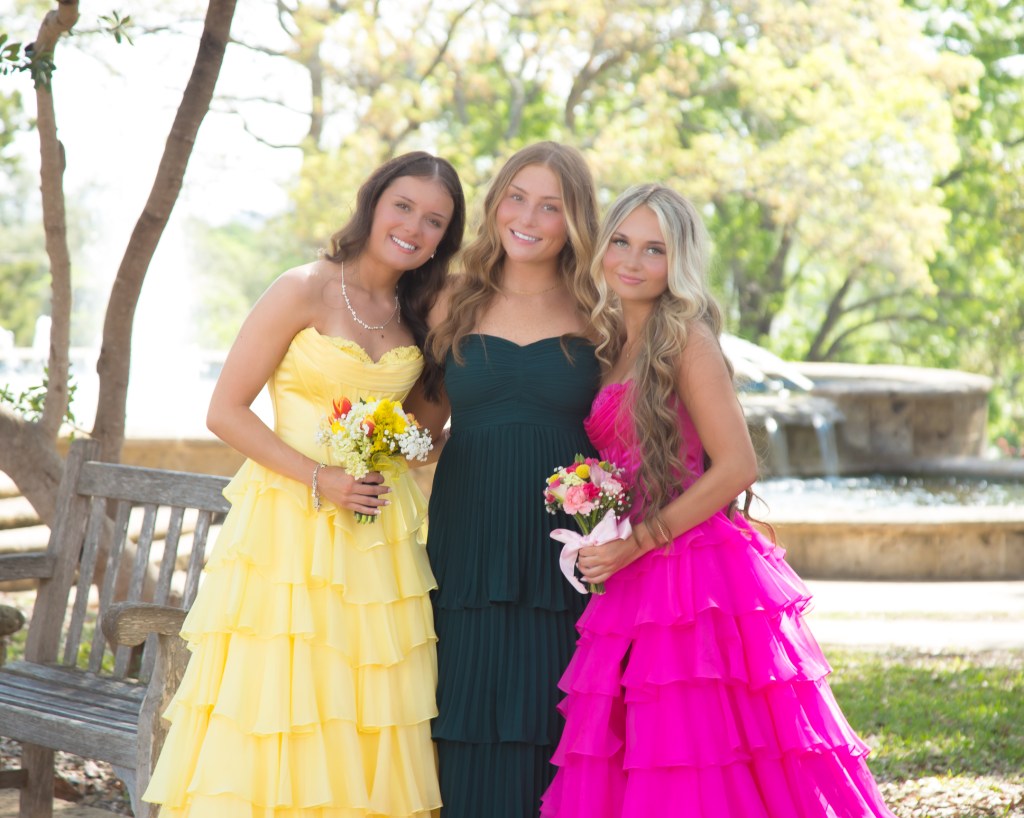 A Night to Remember: Capturing the Magic of Senior Prom