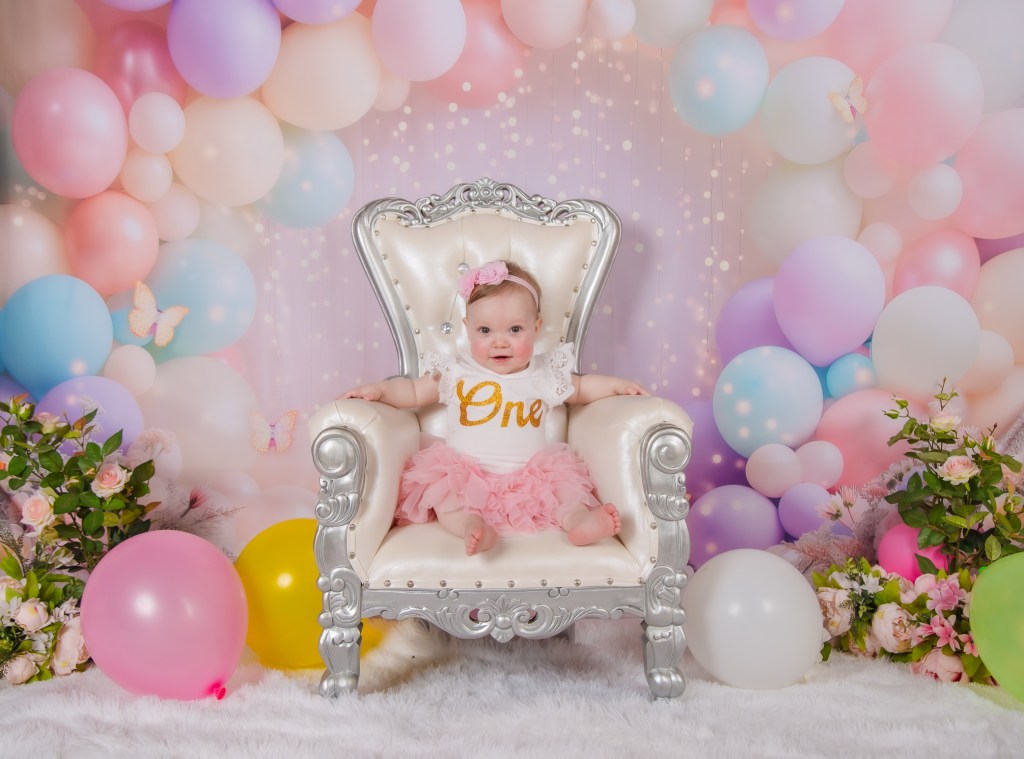 A Magical One-Year-Old Birthday Session:
Capturing Joy with Love Preserved Photography